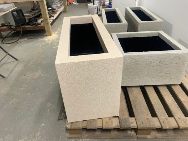 Insulated Garden Planter – Durable, Weather-Resistant, and Stylish