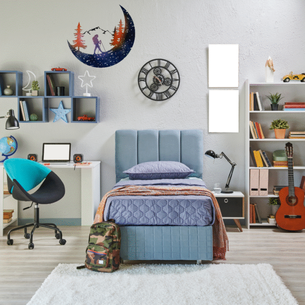 Kids Room Decoration Climber on Moon - Image 3